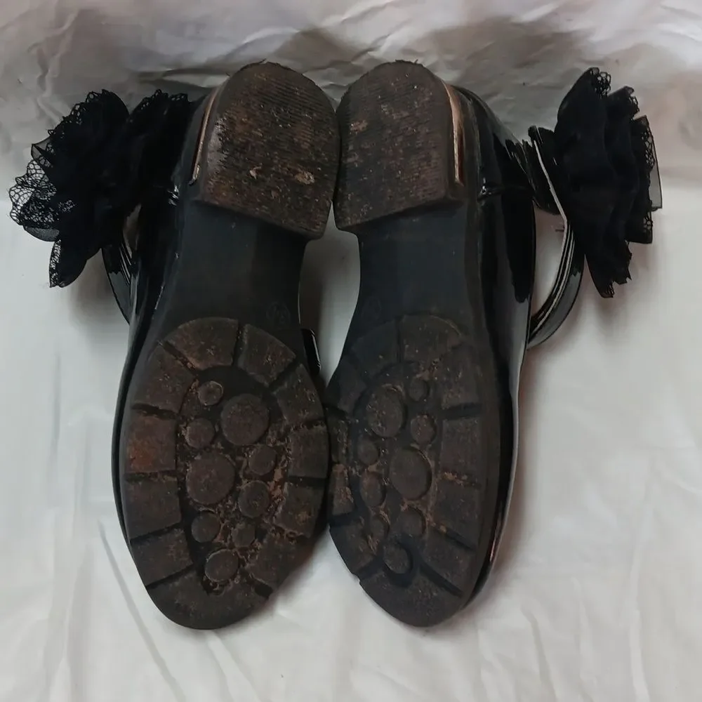 Elegant Black Girl's Shoes with Floral Accent Size 34-2 US